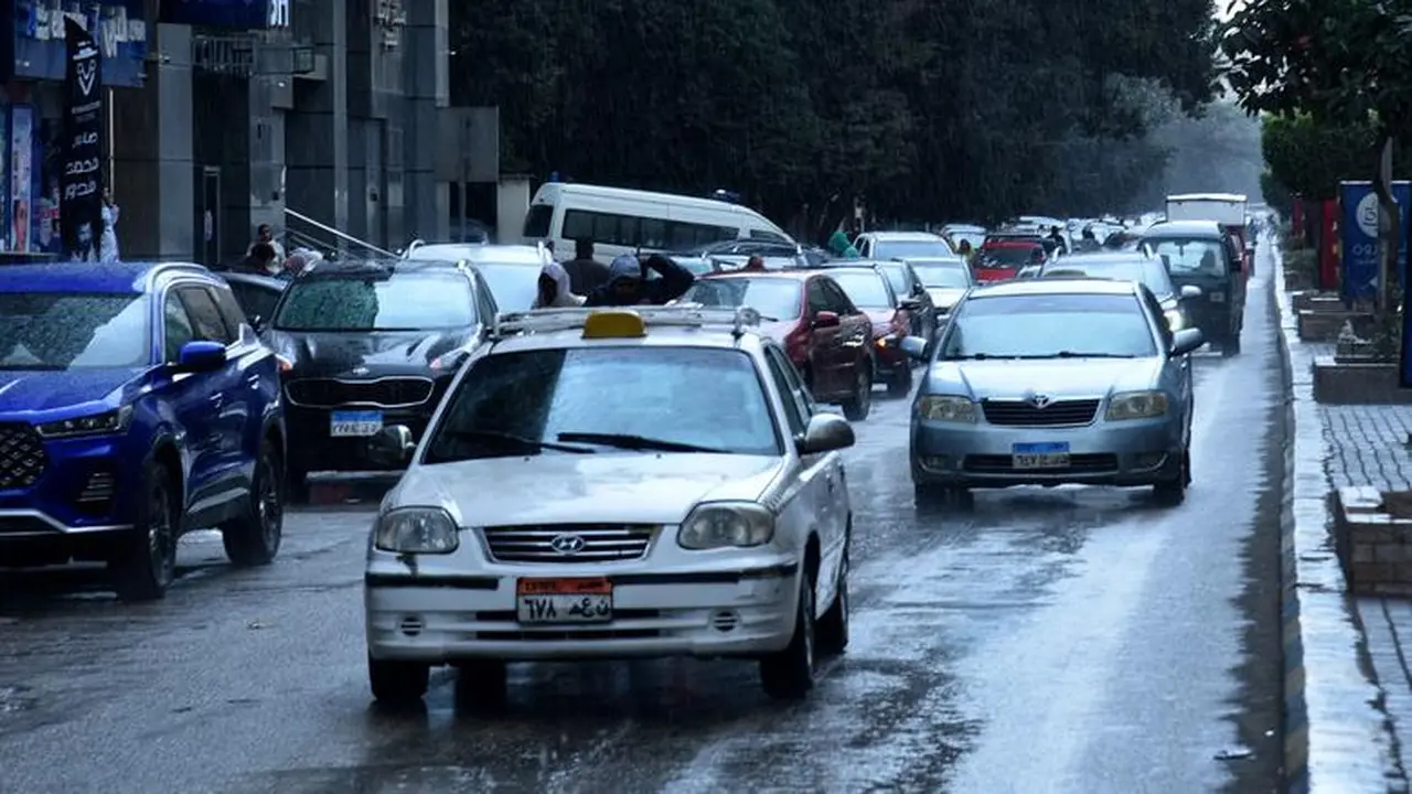 4 ظواهر جوية تضرب البلاد وتوقعات بارتفاع درجات الحرارة مع كثافة الشبورة المائية